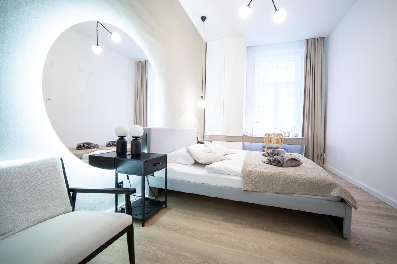 Modern 5 Min Wenceslas Square Apartment, Apartmán *