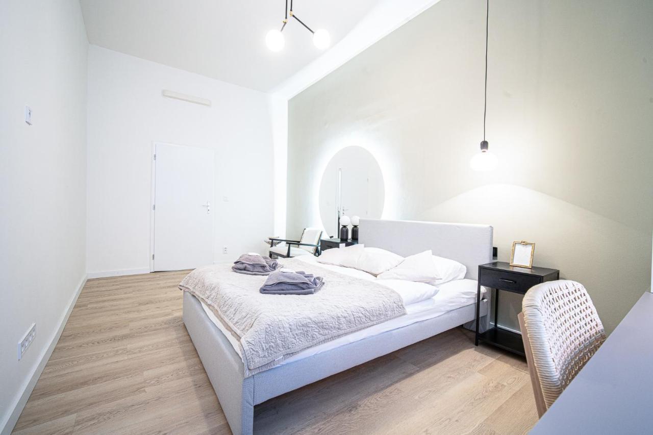 Modern 5 Min Wenceslas Square Apartment, * Prague