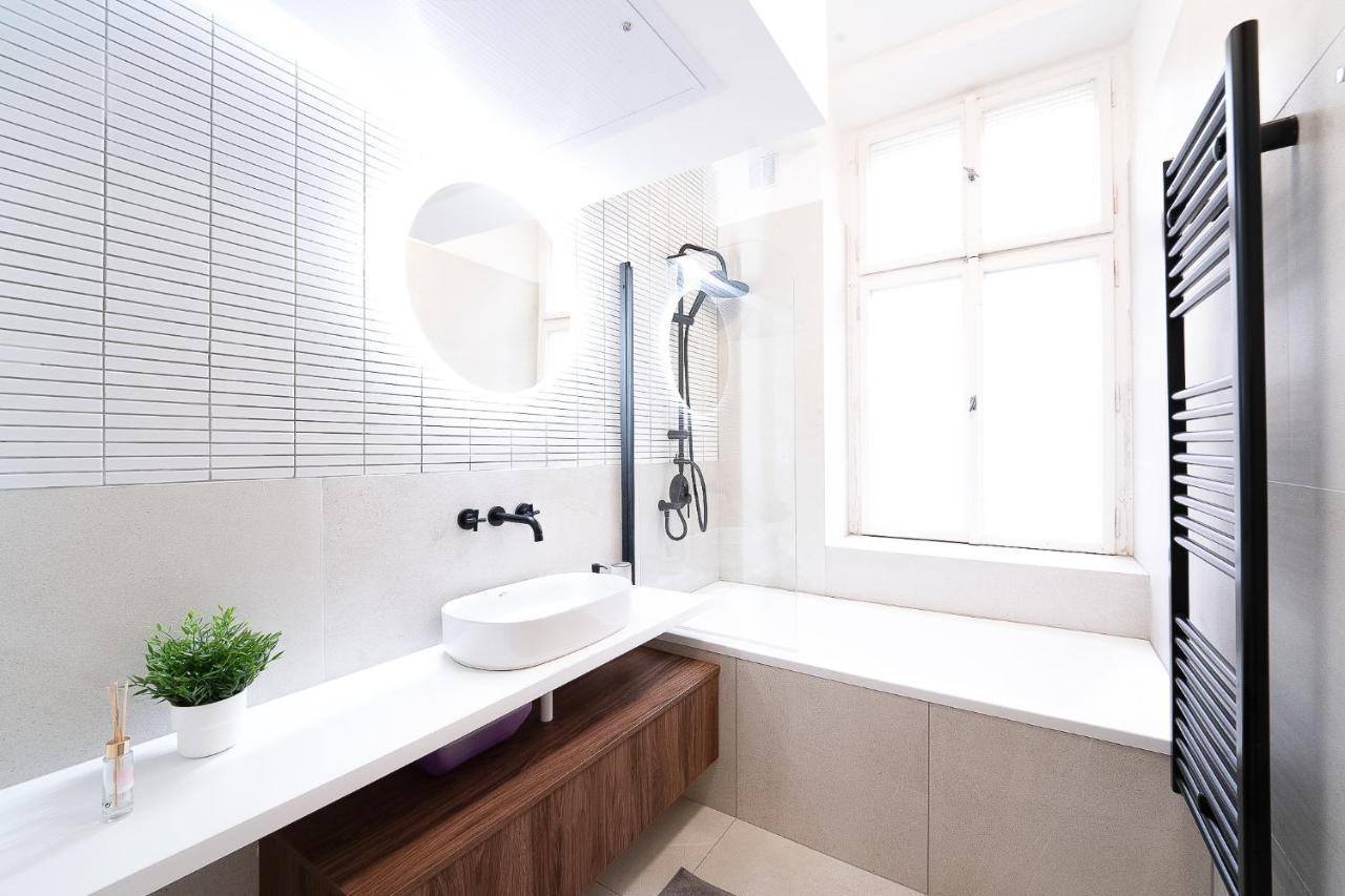Apartment Modern 5 Min Wenceslas Square Apartment, Prague